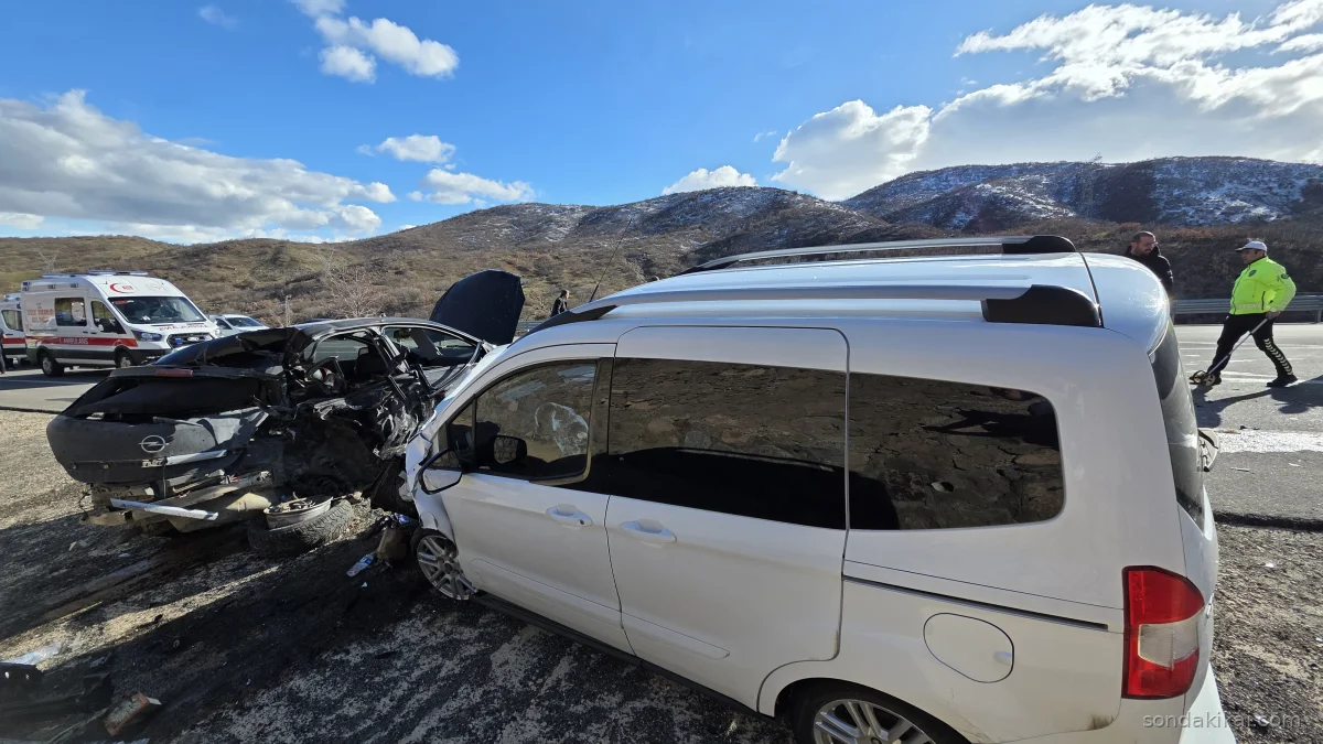 Bingöl'de Trafik Terörü: İki Can Kaybı, Üç Yaralıyla Sonuçlandı
