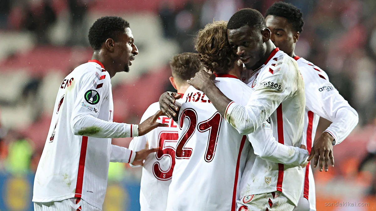 Samsunspor Avrupa'da Tarih Yazdı: Konferans Ligi Son 16'da!