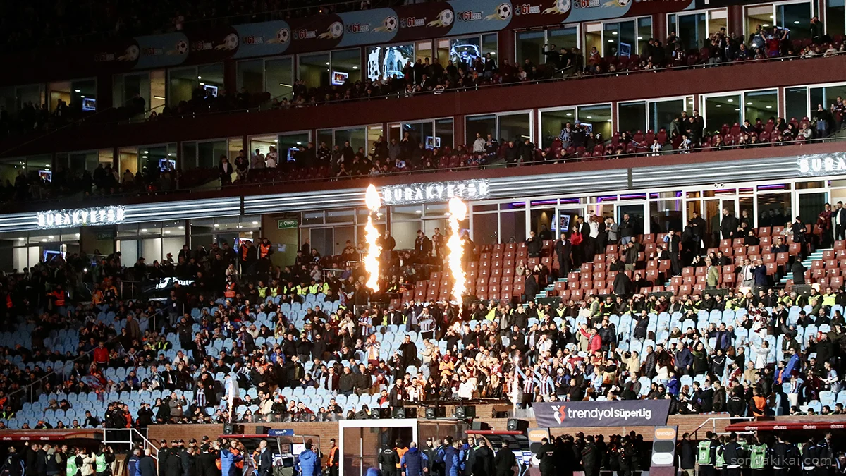 Trabzonspor'dan Taraftarına Sezon Sonu Müjdesi: Biletler Sabitlendi