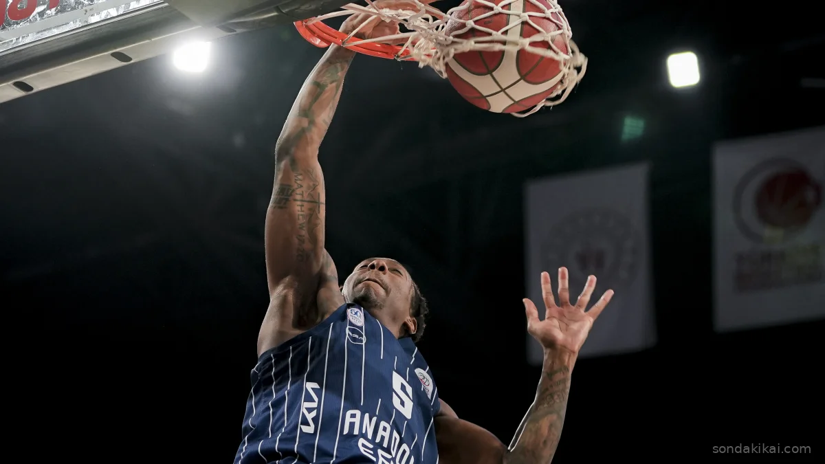 Anadolu Efes'in Play-Off Dansı: Maccabi Karşısında Kritik Sınav