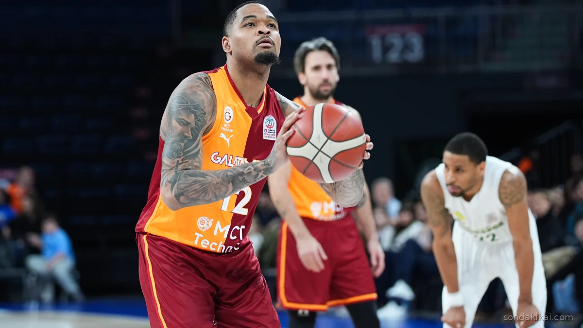 Galatasaray'dan Tarihi Fırsat: Şampiyonlar Ligi'nde Eşitlik İçin Sahada